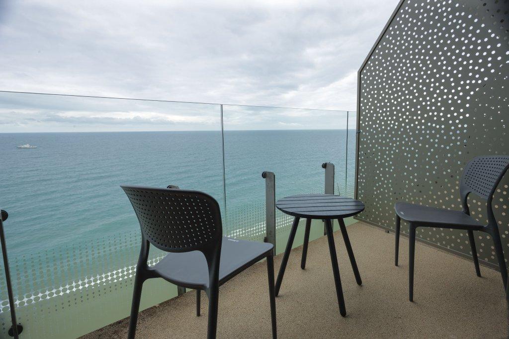 Miramare Magnetic Beach Hotel Kobuleti Exterior photo